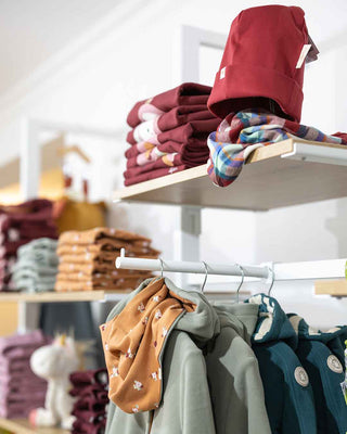 kids-store-interior-retail-fixtures-little-karlis