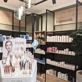 weiden-apotheke-shopfitting-mandai-design