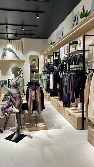 athleisure-store-lc-walk