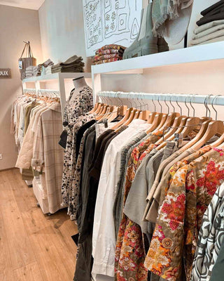 clothing-rail-fashion-mandai-design-mont-bijoux