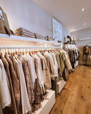 clothingrailsystem-clothingrail-shopfitting