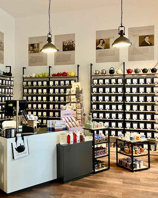 retail-shelving-tee-tea-thee-mandai-design