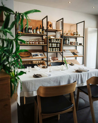 shopfitting-retail-shelf-restaurant-det-kleine-bar-MD3