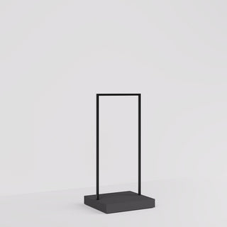 retail-clothing-rack-mandaidesign