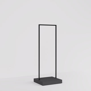 retail-clothing-rack-mandaidesign