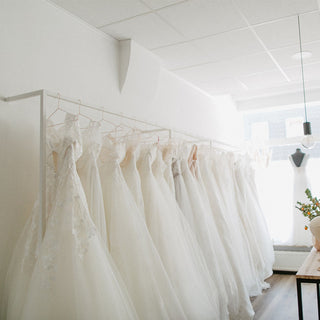 bridal-shop-furniture-shopfitting-retail-shelving-shelvingsystem3