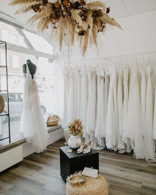 bridal-shopfitting-retail-shelf-hochzeitblume-mandai-design-3