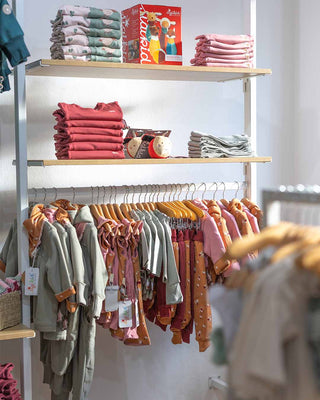 kids-store-interior-retail-fixtures-little-karlis