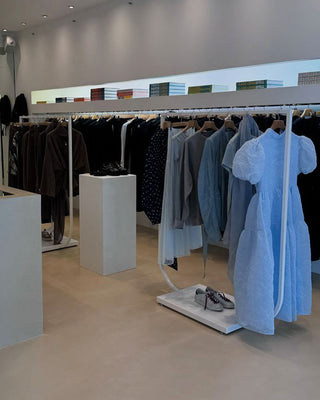 clothing-rack-rail-jade-havana-boutique-mandai-design_cbbcf225-917f-4722-ab9e-fa168ab0a96a