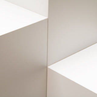 cube-table-display-table-white-detail