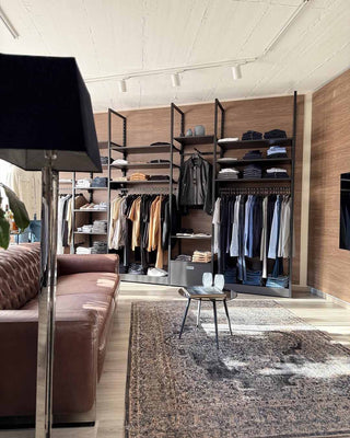 mari-exclusive-store-fixtures-retail-displays-mandai-design_2