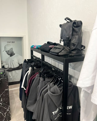menswear-retail-display-distorted-people_3