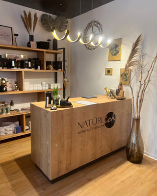 retail-counter-matera-cosmetics
