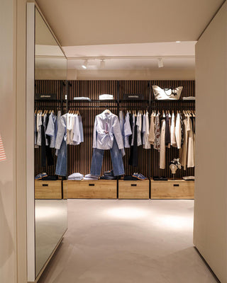 retail-displays-azani-boutique_10