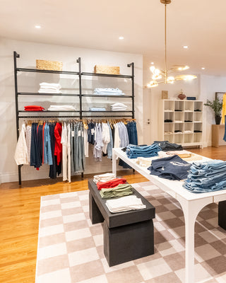 retail-interior-design-shelving-fixtures-joelles