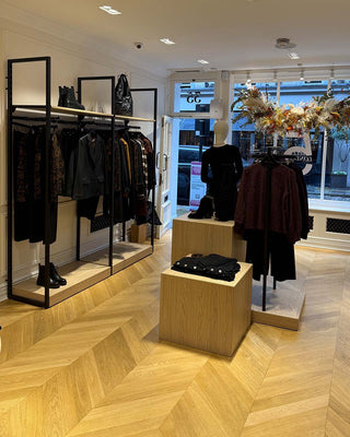saint_sofia_store_fixtures_retail_design_mandai_design
