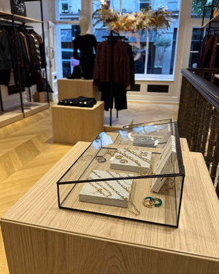 saint_sofia_store_fixtures_retail_design_mandai_design
