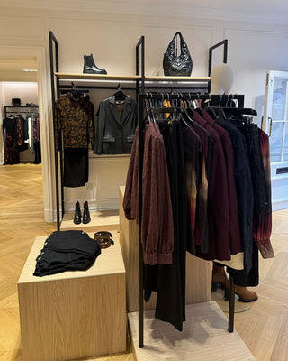 saint_sofia_store_fixtures_retail_design_mandai_design