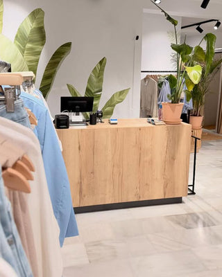 shop-counter-retail-counter-cash-wrap