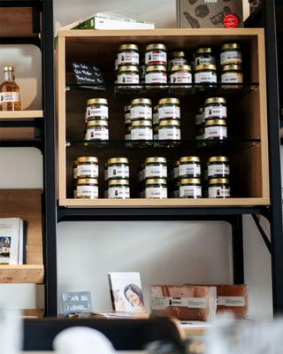 shopfitting-retail-shelf-restaurant-det-kleine-bar-MD3